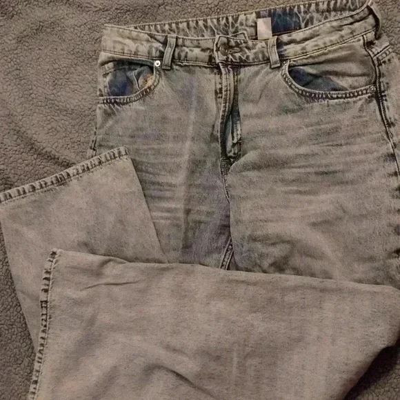 H&M wide leg blue jeans sz 8 worn once - Picture 2 of 6